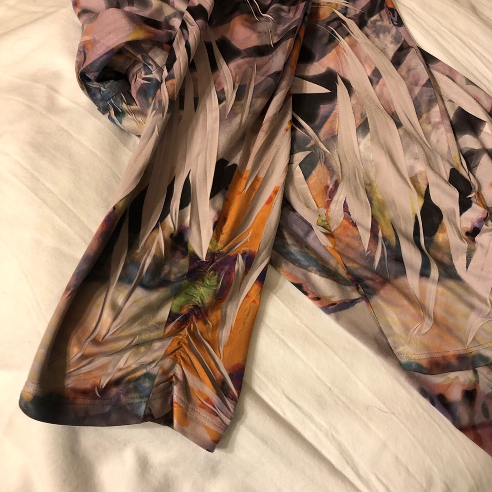 Mid length dress shirt